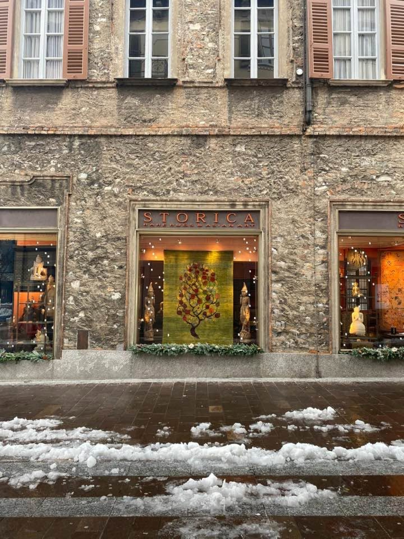 La facciata storica della galleria Storica a Lugano